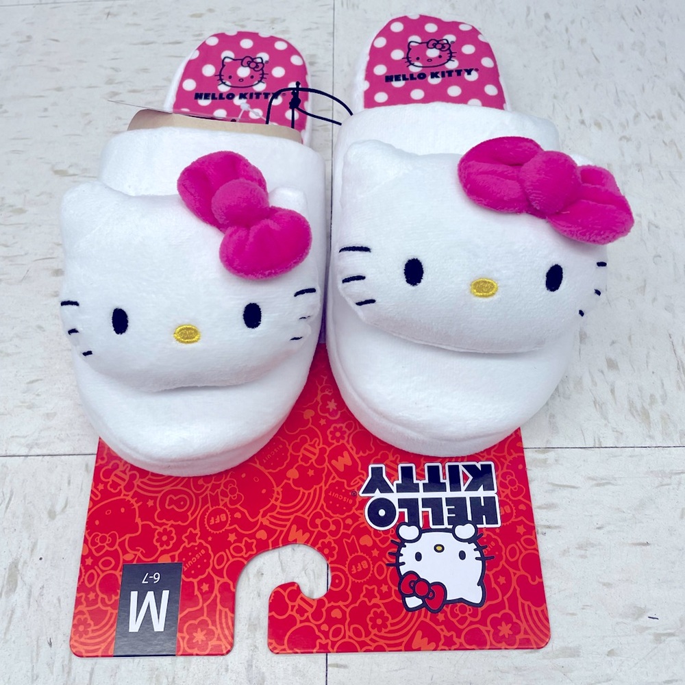 NWT Hello Kitty Pink/White Slippers M (6-7)